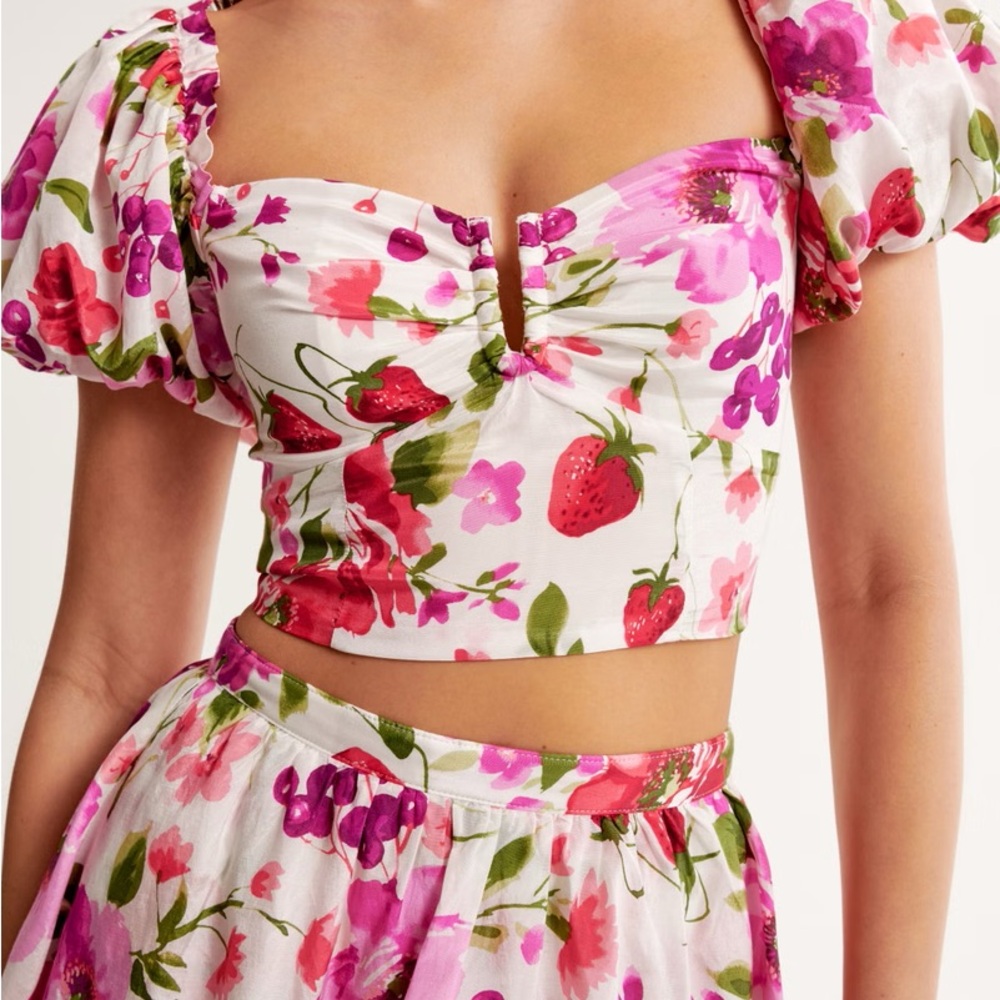 Abercrombie & Fitch Floral Set - Picture 2 of 11